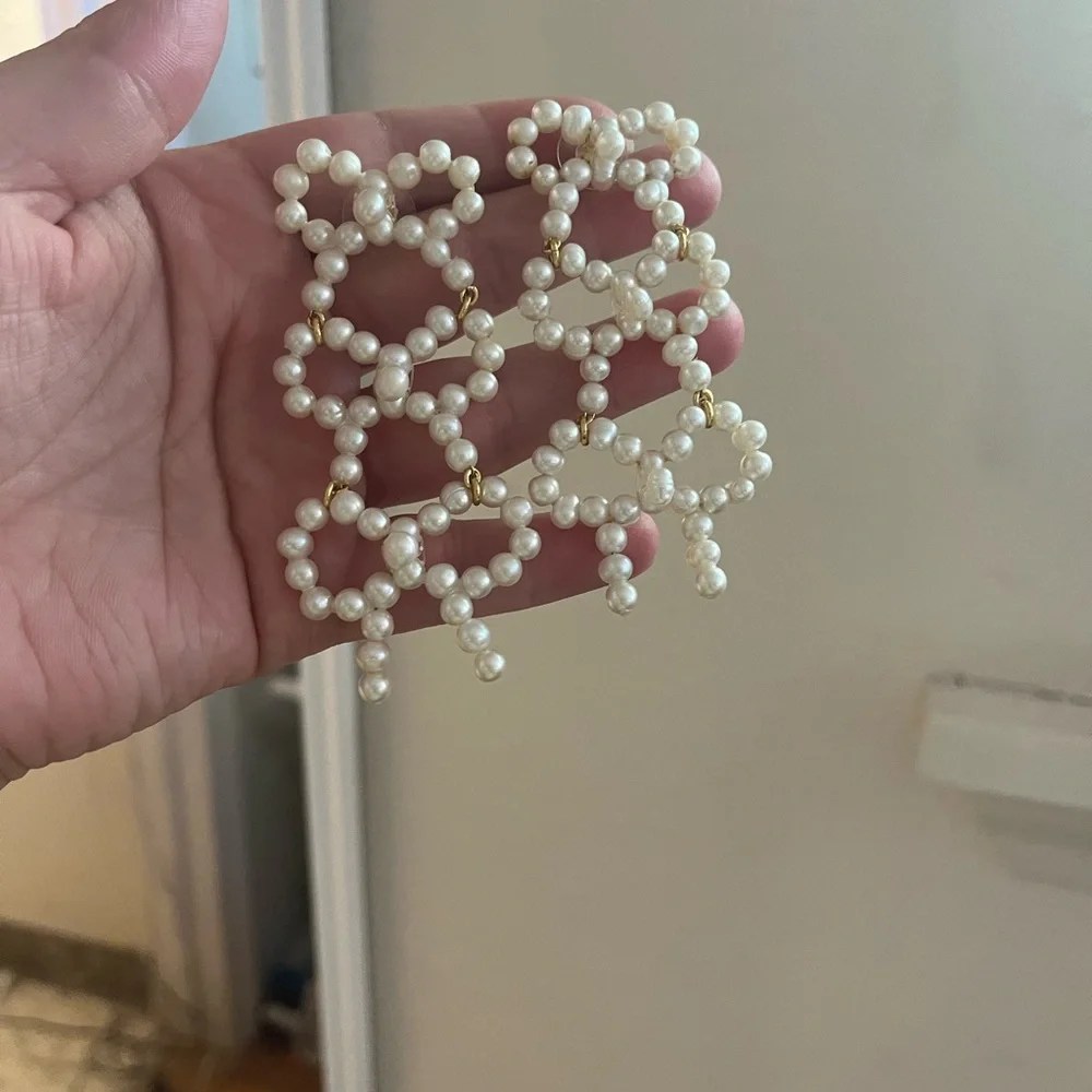 Tuckernuck Triple Pearl Leighton Earrings - Picture 1 of 3